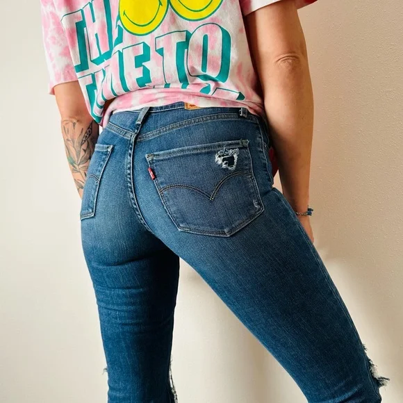 Levi’s 721 skinny high waisted jeans distressed - Picture 3 of 9